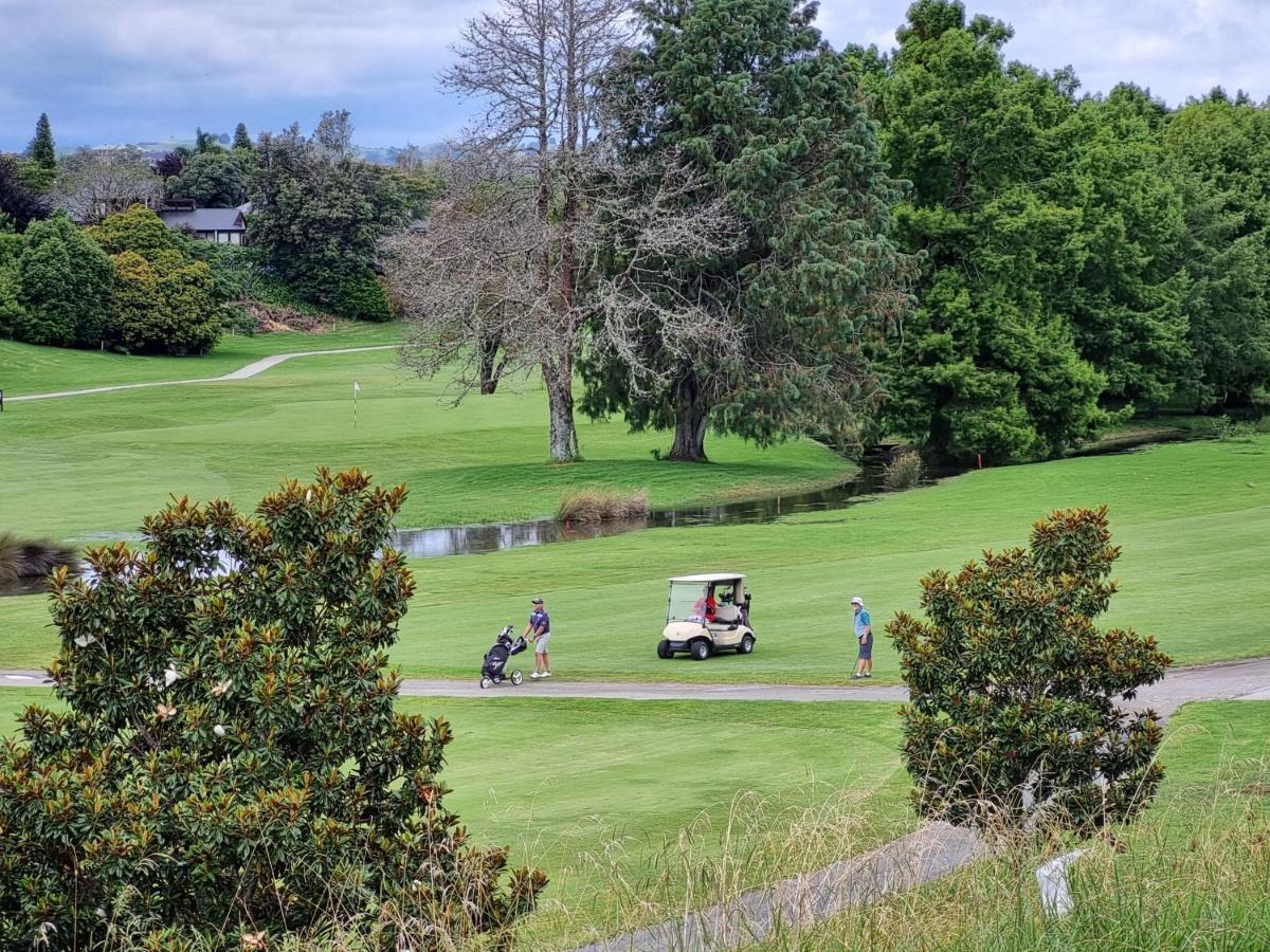 Omokoroa Golfers Retreat - B&B ภายนอก รูปภาพ