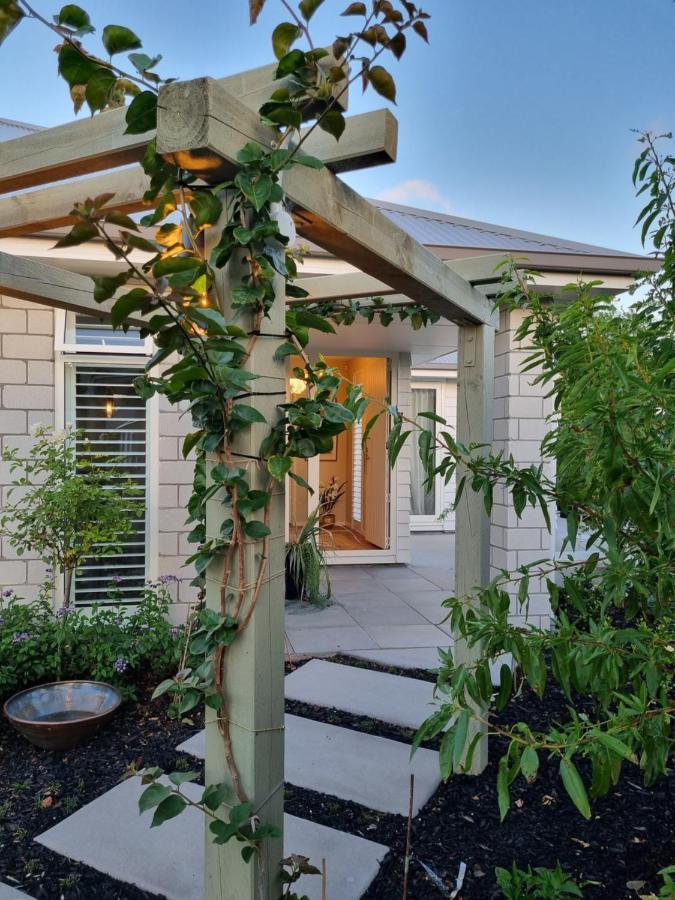 Omokoroa Golfers Retreat - B&B ภายนอก รูปภาพ